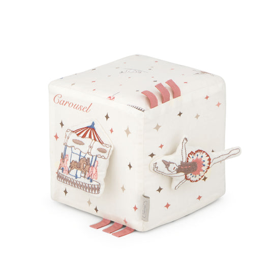 Cam Cam Copenhagen veiklos kubas "Carousel"